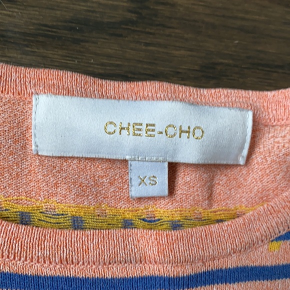 3/$15 Chee-cho sweater - Picture 4 of 5